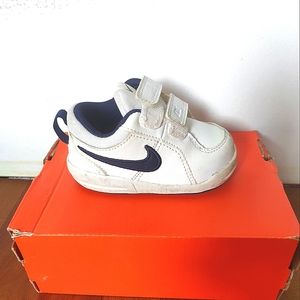 Nike Pico 4 Wide sneakers for Toddler in white and navy color, size 5 Toddler